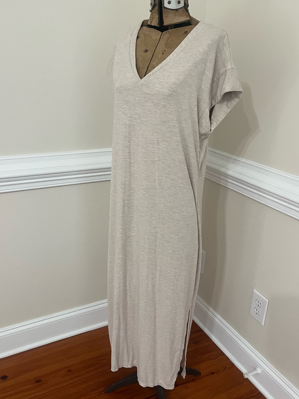 White House Black Market Neutral V-Neck Short Sleeve Maxi Dress